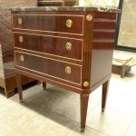 841 4240 CHEST OF DRAWERS